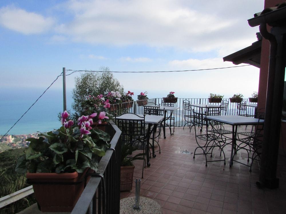 Casale Di Caterina Guest House Таормина Екстериор снимка